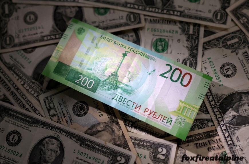 เงินฝากธนาคารของรัสเซียดิ่งลง ไซปรัสมีความคืบหน้าในการเลิกใช้เงินสดและธุรกิจของรัสเซีย ในขณะที่พยายามทำความสะอาดภาพลักษณ์ของตน